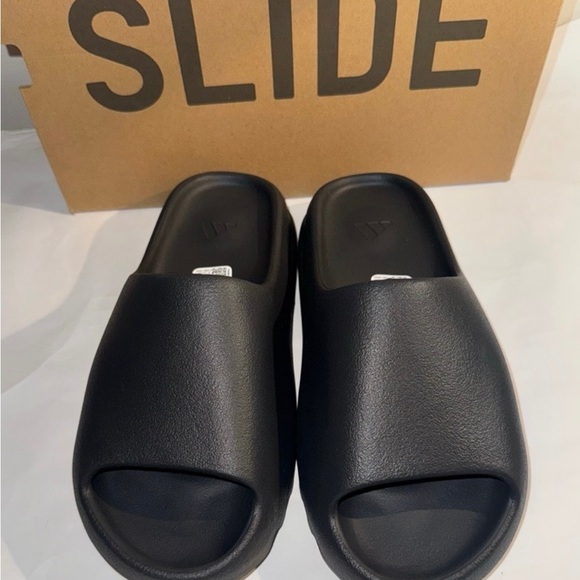 yeezy slides bone black